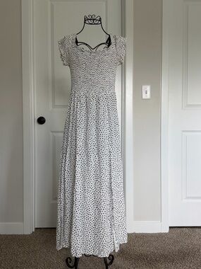Amisu White Maxi Dress with Black Polka Dots